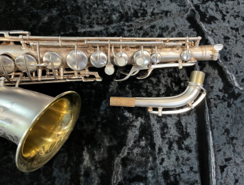 Photo Vintage Supertone 'Bandmaster' Alto in Satin Silver with Gold Wash Bell #02538 - Pan-Am Stencil